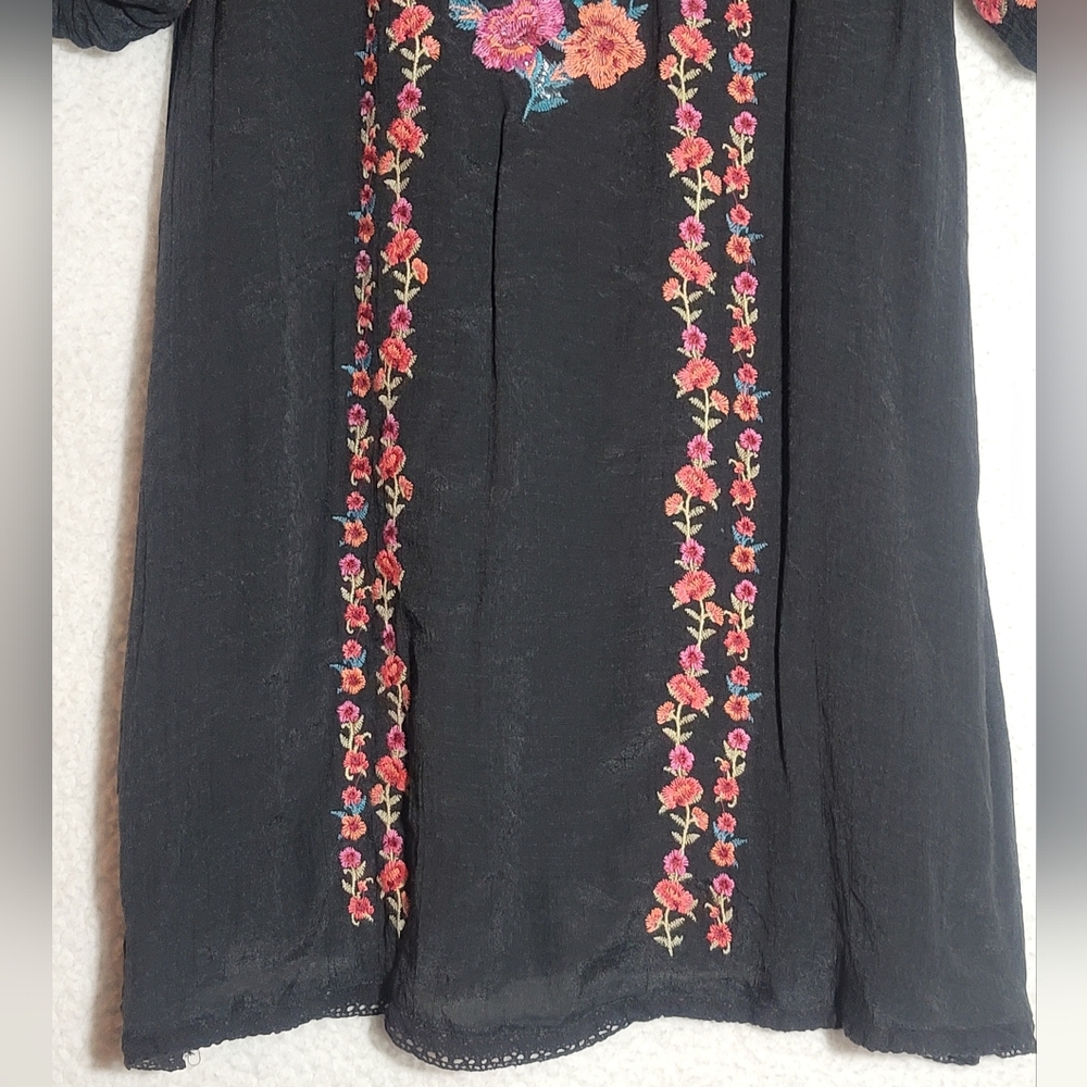Umgee Size-M Black Mini Dress with Pink and Blue Embroidery L-30.5 P2P-17 - Picture 4 of 12